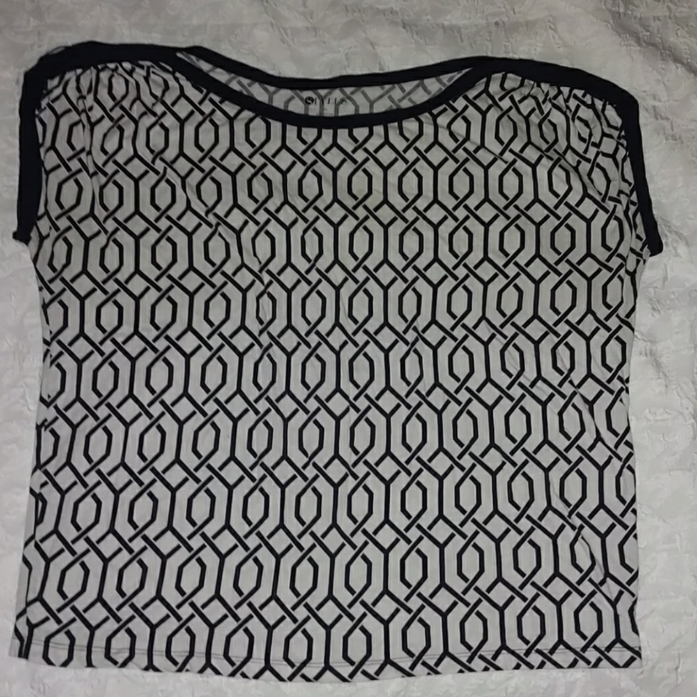 Patterned top